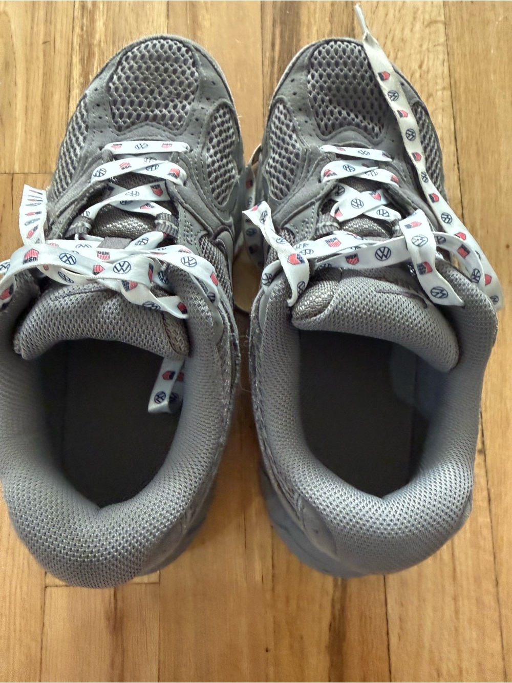 Nike Kids Gray Mesh Sneakers with Patterned White Laces